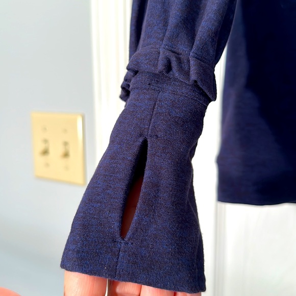 💥🍋PRICE DROP!!! Lululemon athletica hoodie ~ Size 6, color blue with black….. - Picture 3 of 9